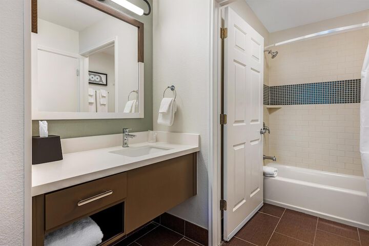 Sonesta ES Suites Portland Vancouver 41st Street