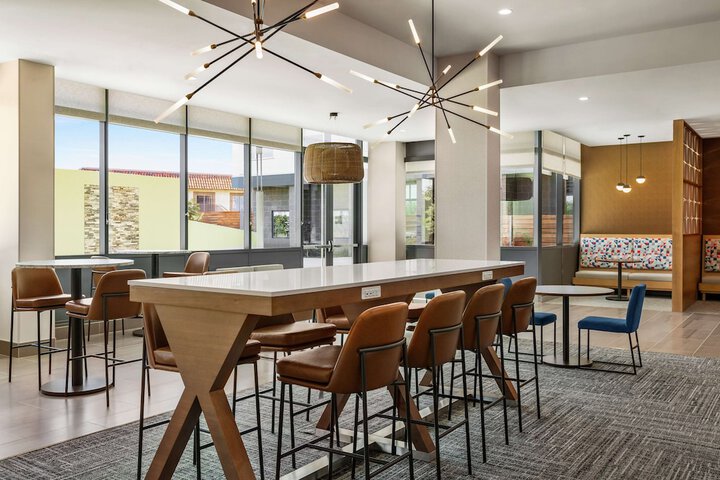 Hampton Inn & Suites San Mateo-San Francisco Airport