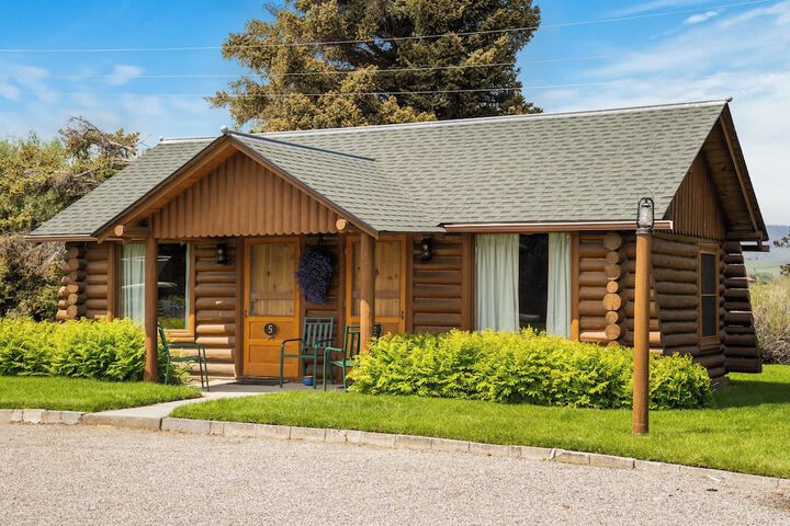 El Western Cabins & Lodges