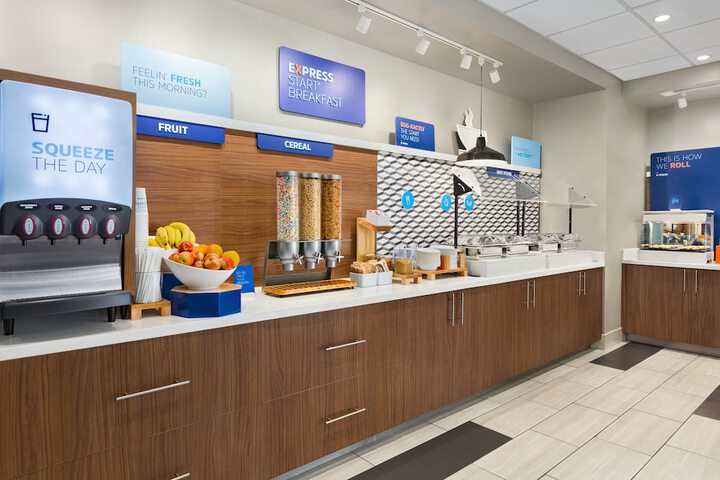 Breakfast/Coffee Service 60 of 68