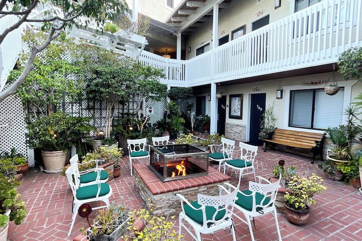 Hotel Exterior 60 of 62