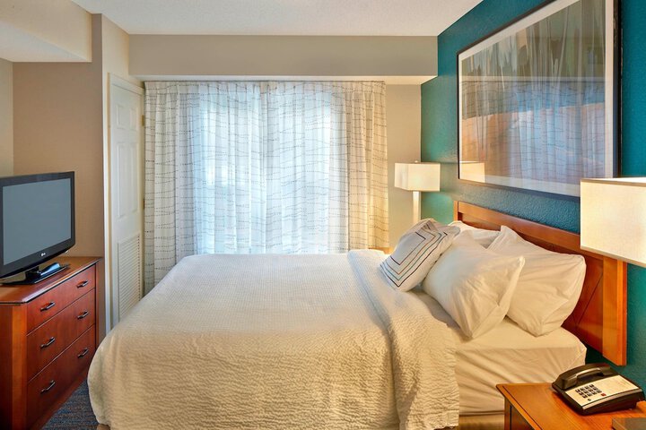 Room 14 of 27
