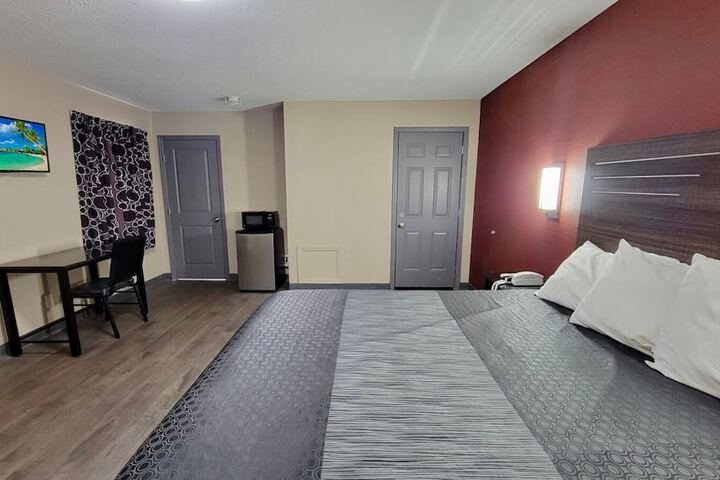 Budget Inn & Suites