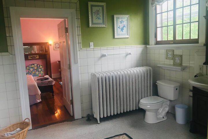 Room 26 of 34