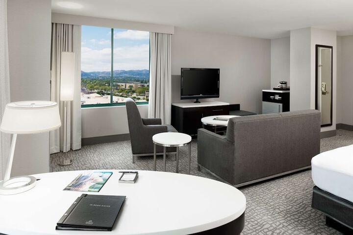 Room 35 of 79