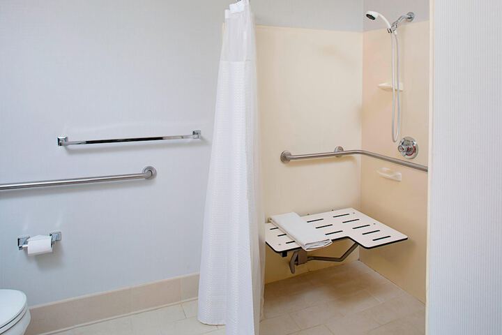 Room 13 of 25