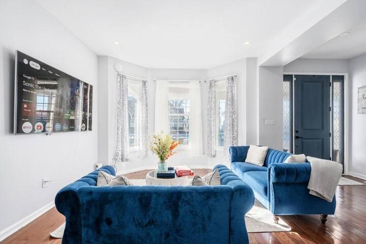 Modern 3 Bed Apt Parking W D