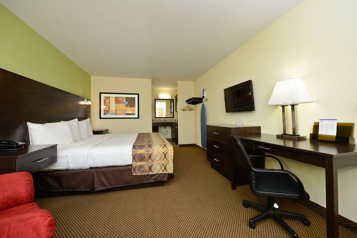 Room 10 of 14