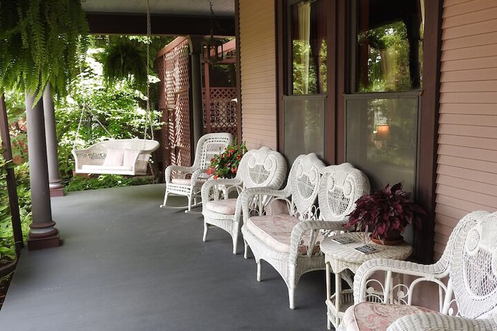 Champaign Garden Inn