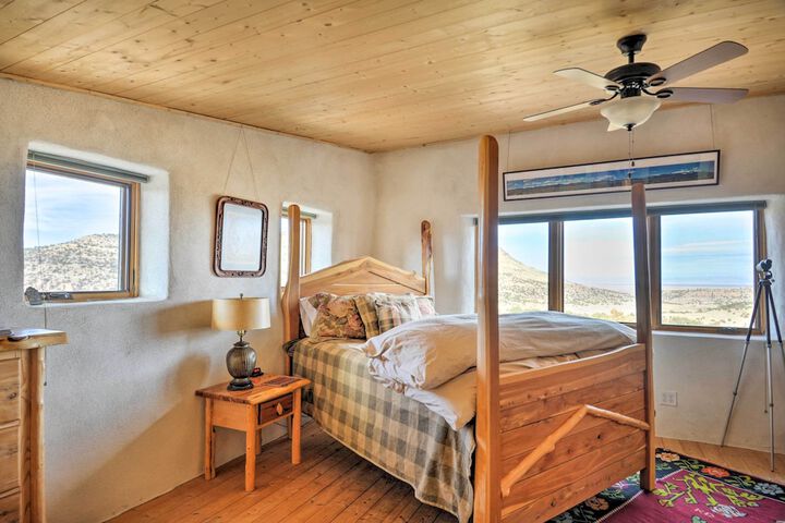 Family-friendly Del Norte Home w / Stunning Views!