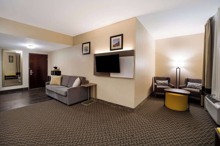 Room 16 of 48