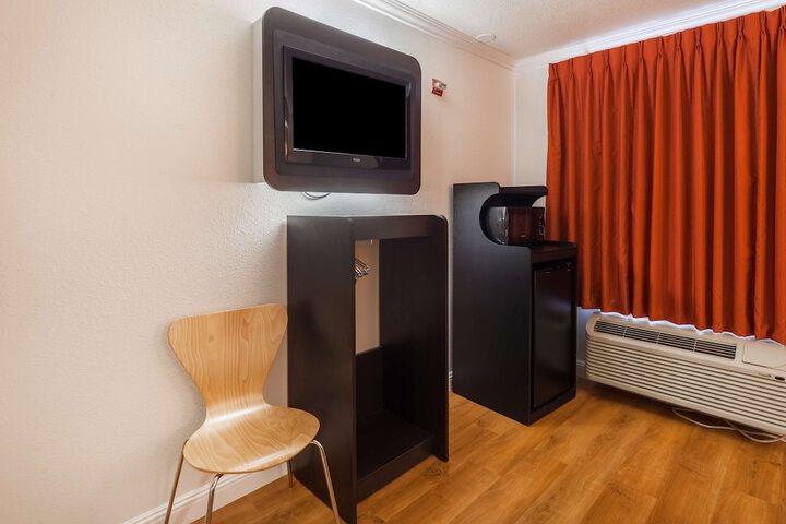 Room 19 of 31