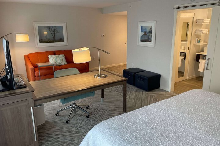 Room 25 of 43