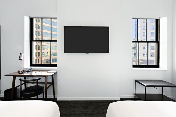 Room 53 of 104