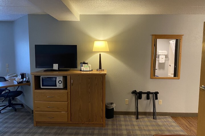 Room 34 of 81
