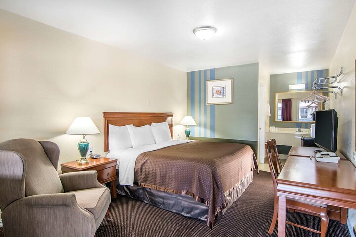 Room 32 of 78