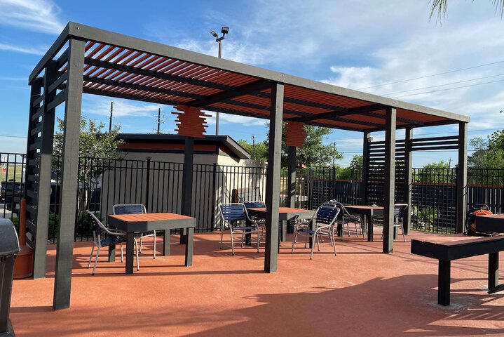 La Quinta Inn & Suites by Wyndham Victoria - South