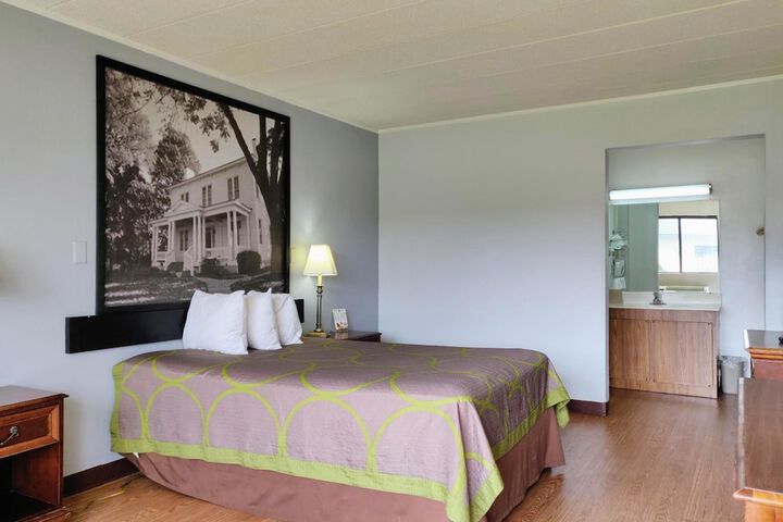 Sprucewood Inn