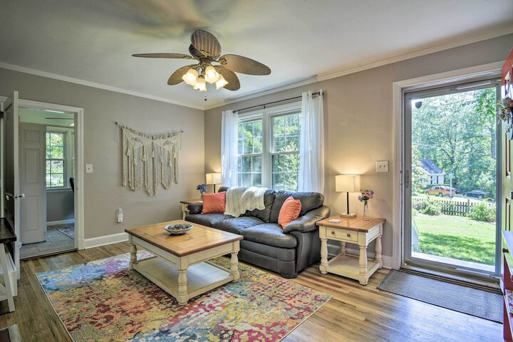 Bright Home w / Yard in Historic Fuquay-varina!