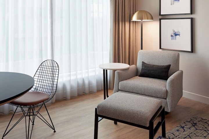 Sheraton Gateway Hotel in Toronto International Airport