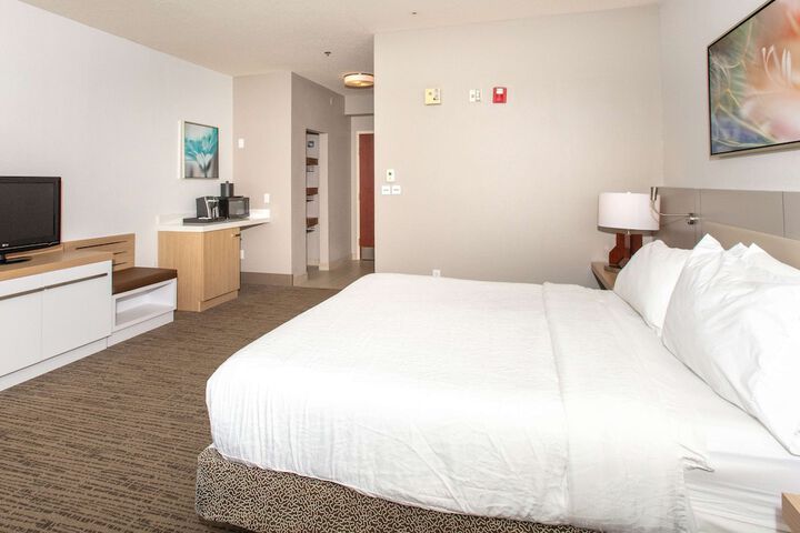 Room 43 of 66