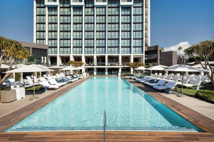 VEA Newport Beach a Marriott Resort & Spa