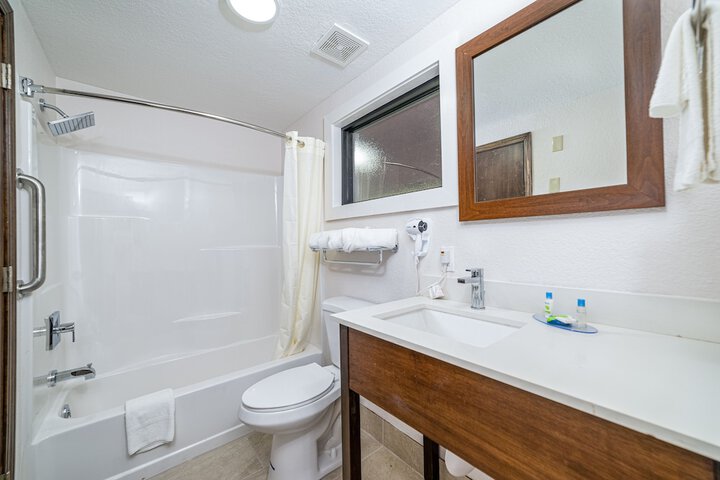 Room 32 of 55