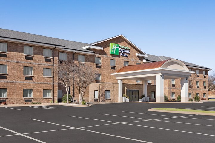 Holiday Inn Express Hotel & Suites Edmond by IHG