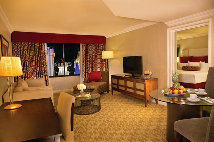 Room 33 of 63