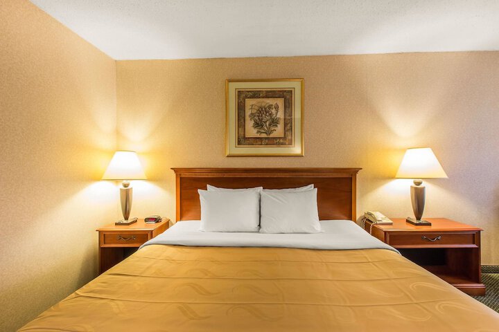 Room 5 of 32
