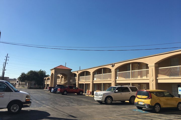 Property Grounds 33 of 36