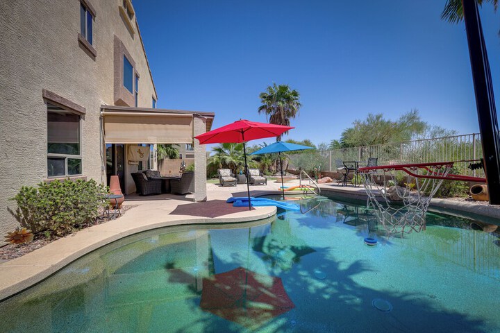 Spacious Maricopa Home Rental w / Pool & Hot Tub!