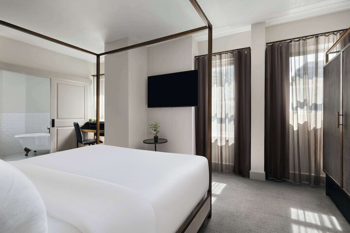Room 35 of 70