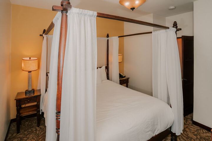 Room 121 of 283