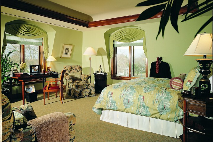 Room 13 of 32