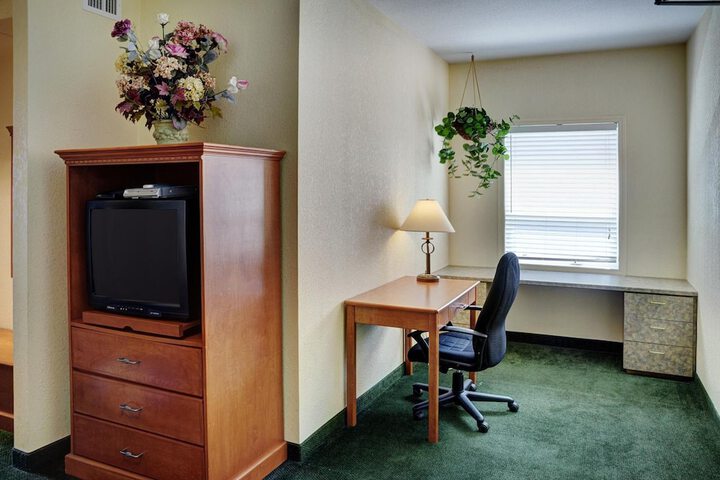 Room 18 of 28