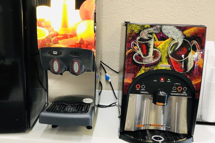 Breakfast/Coffee Service 70 of 78
