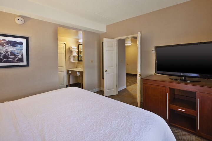Hampton Inn & Suites Providence / Warwick-Airport