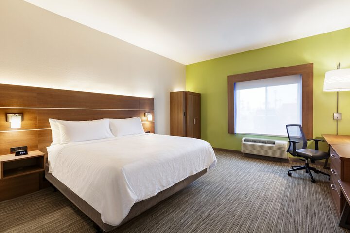 Room 33 of 53