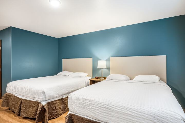 WoodSpring Suites Chicago Addison