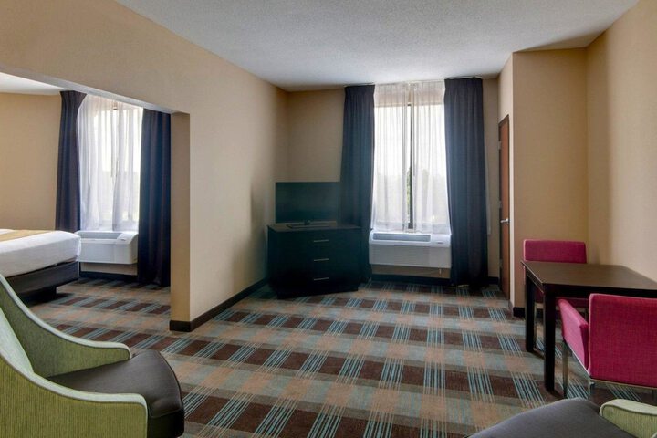 Room 37 of 105