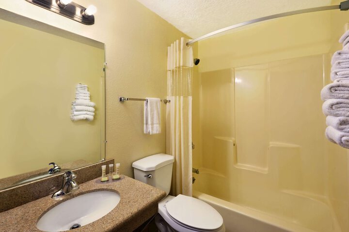 Room 10 of 15
