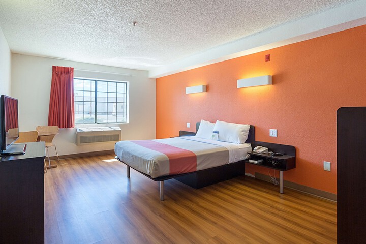 Room 30 of 44