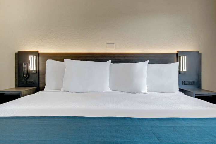Motel 6 Venice FL