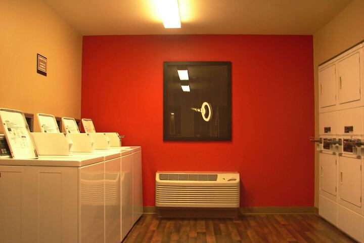 Room 9 of 28
