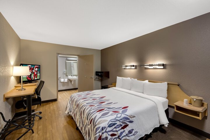Room 14 of 28