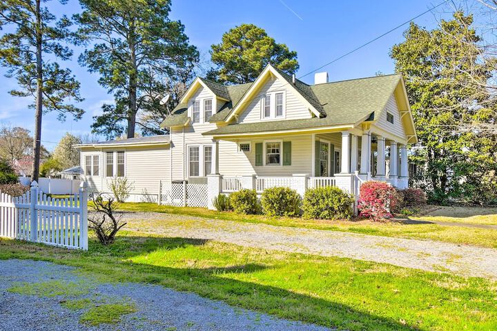 Edenton Vacation Rental w / Patio: Walk Downtown