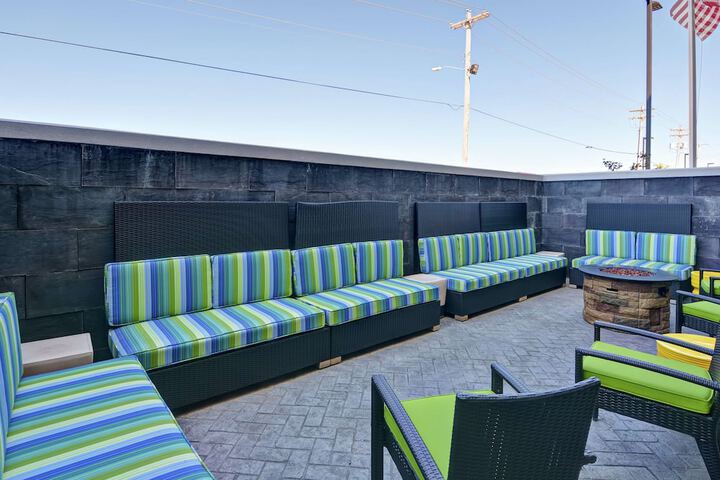 Terrace/Patio 38 of 39