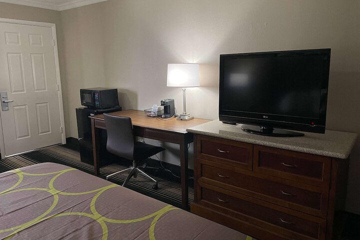 Room 42 of 62