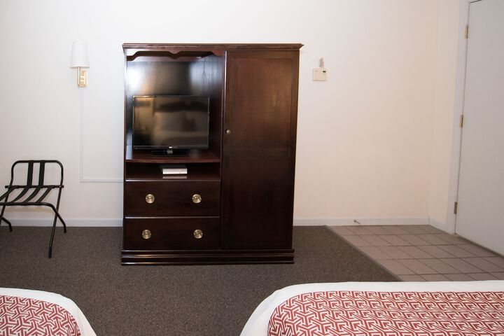 Room 5 of 20